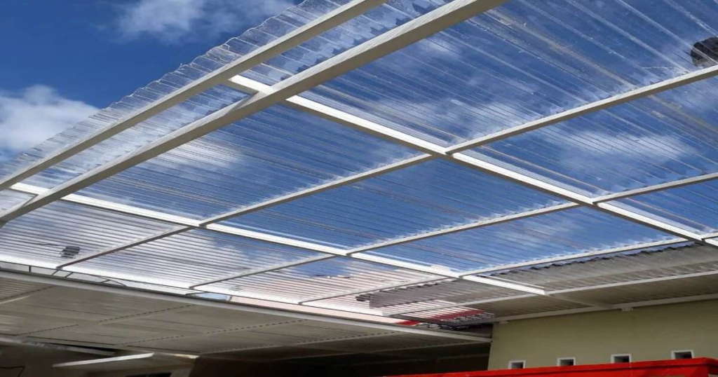 Tejabán de lámina de policarbonato transparente con estructura metálica