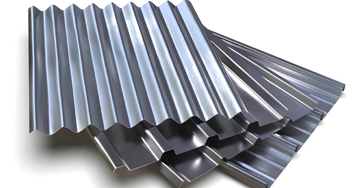 Diferentes tipos de láminas acanaladas metálicas sobre fondo blanco