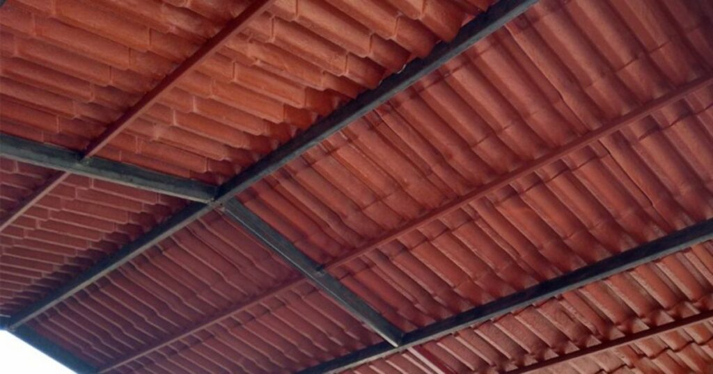 Lámina Plastiteja instalada en tejabán 