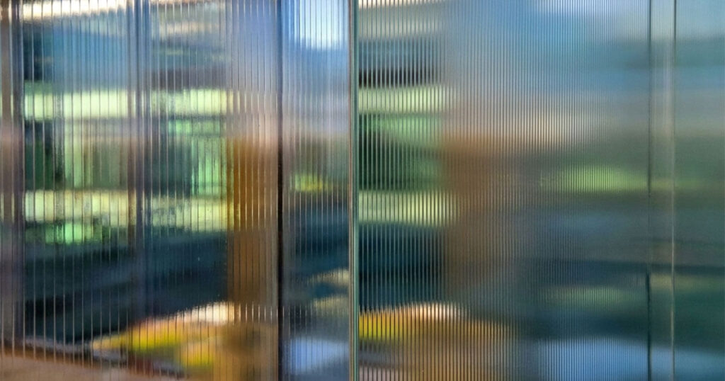 División interna de lámina traslúcida de policarbonato celular
